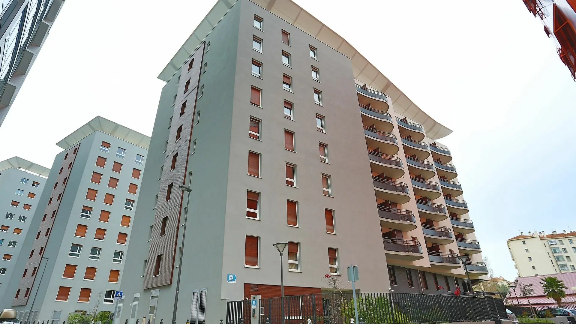 Apparteo Marseille Aparthotel 3*,